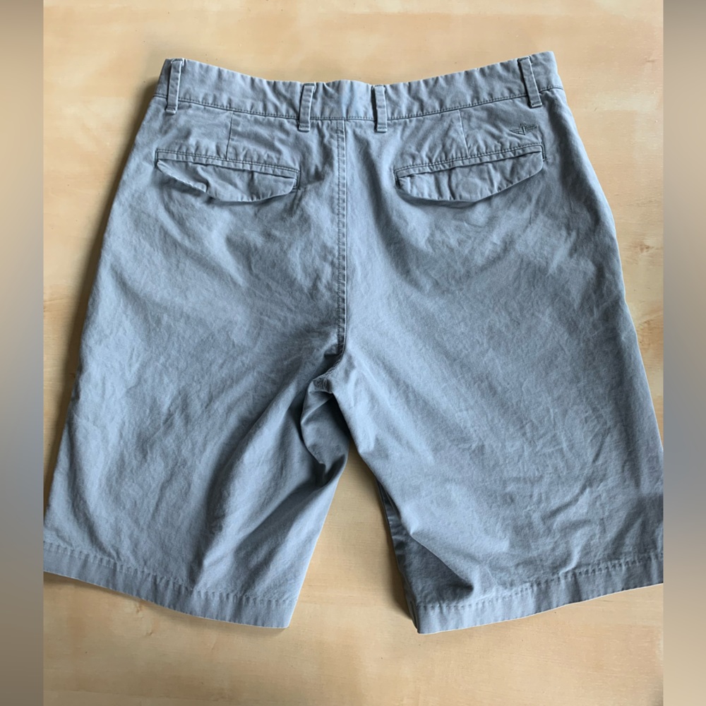 Dockers Gray Khaki Diem Shorts Flat Front Men's Size 30 100% Cotton
